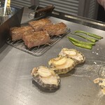 名駅 鉄板焼 牛吟 - 活け鮑とサーロイン焼き