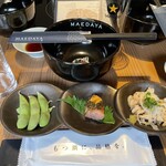 博多もつ鍋 前田屋 総本店 - 前菜（自家製明太子、黒豆の枝豆、牛酢もつ）