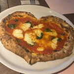 オステリア　デル　タンブーロ - 人気のハートピザ