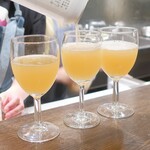 トリワイン ＰＩＫＯＳＨＨＨＵ - バテレ スピノザ