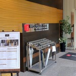 ウルフギャング・パック カフェ - 店舗入り口辺り