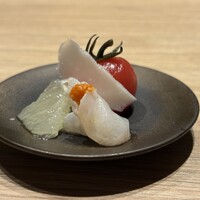 金山成吉思汗 - トマトのコンポート
                    真鯛とグレープフルーツ
                    マンチェゴチーズ（スペイン産）