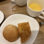 Piccolino - セットの人参ポタージュにパン追加オーダー