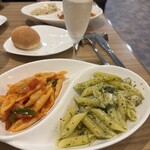 Piccolino - 焼きネギバジリコトマトソース、海老と大葉のグリーンソースペンネ