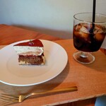 ハナカフェ - ティラミスとアイスコーヒー