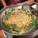 元祖台湾もつ鍋 仁 - 〆のラーメン