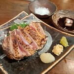 津軽海峡を渡って来た男 あきら - 地鶏のたたき 924円