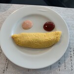 ホテル白菊 - 出来たてのオムレツ。明太マヨ、ケチャップで