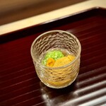 多仁本 - 素晴らしい清涼感でオープニング♪
      雲丹の甘みが加わった、たたきオクラと心太を清々しいお出汁が流し込んでくれます。
      いきなり最高(^^)