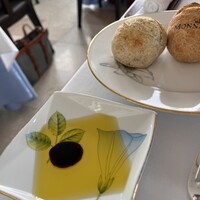 モナリザ 丸の内店 - オリーブオイルにバルサミコ酢を入れて
