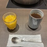 寿司しゃぶしゃぶ ゆず庵 - とろ～りマンゴーわらび餅、お茶