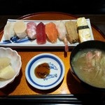 寿し割烹 美咲   - にぎり寿司ランチ600円