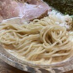 極汁美麺 umami - ◆冷やし地鶏白湯魚介醤油らーめんの麺アップ