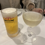 シェ・トト - 生ビール、白ワイン