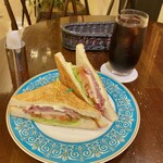 カフェ・ラ・ミル - 生ハムサンド&カフェグラッセ