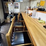 쥬우카 소바 미노야 - 주방을 향한 L자형 카운터 8석