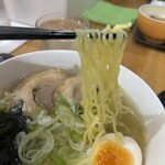 Chuka Soba Minoya - 喉越しの良い中細縮れ麺