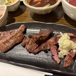 牛たんと和牛焼 青葉苑 - 