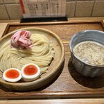 もちだや - つけ汁1種つけ麺（300g）950円。
つけめん450gに変更+150円。味玉。
