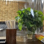 あそび - 目の前には冷汁用の鮮度抜群の大葉が