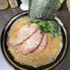 横濱家系ラーメン 勝鬨家