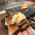 いぶき野 びーふ亭 - トーストに乗せたらあまじょっぱ最高
