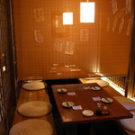Tamatama - ３～４名様の半個室。すだれで仕切られた掘りごたつのお席