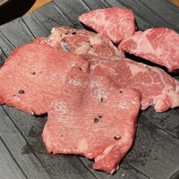 和牛とタン 焼肉 とみ 新橋本店 - 