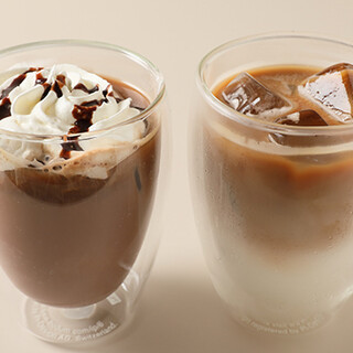 カフェ利用もおすすめ♪多彩なドリンクとスイーツを満喫。