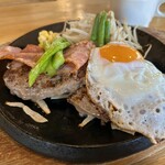 肉のふじ屋 - ふじアスパラレギュラー＋ベーコン＋目玉焼き
