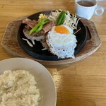 肉のふじ屋 - ふじアスパラレギュラー＋ベーコン＋目玉焼き