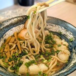 麺屋 サマー太陽 - 沖縄県産和牛ホル麺　ホルモンの出汁が効いたスープ。処理がしっかりしていて、臭みや脂っぽさは全く有りません。