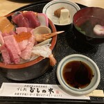 すし処ひしの木 - 船橋市場丼は値段据え置きの2,000円は嬉しいです。