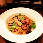 レプリゼント - パスタだって旨い！　フレッシュトマトとナスのパスタ（850円）