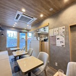 Cafe Chouette Blanc - 内観