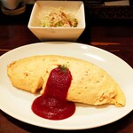 レプリゼント - オムライスはサラダ付き（500円）