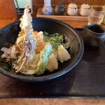 しょうね家 - 天ぷらぶっかけうどん　¥1,023（税込）