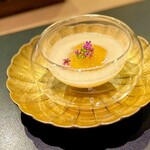 蓬左茶寮 - 桃のスープ