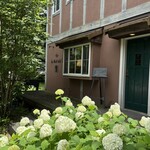 カフェ・ル・プティ・ニ・トロワ - 