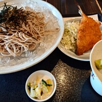 囲炉裏料理 うな革 和なり - 冷やしそば定食（大盛り／からあげ・アジフライ）