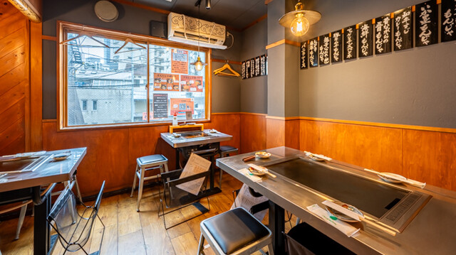 座席 : もじお 福島店 - 福島（JR西日本）/もんじゃ焼き | 食べログ