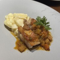 ERUTAN RESTAURANT BAR - 