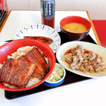 すき家 - 特うな丼＋とん汁おしんこセット、うな皿、牛カルビ焼肉皿