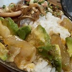 焼きもの家 慶 - 自作イカタコスズキアボカド丼^_^。まあ、うまくないわけなし