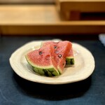 寿し辰 - 女将さんが育てたミニスイカ、ちゃんと甘い♡