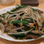 中華一 龍王 - ニラレバ炒め(700円)
