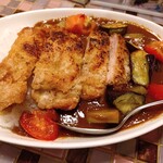 ポジティブ居酒屋 思いやり - 週替わりのチキンカツカレー 900円(税別)