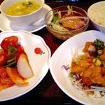 菜香樓 - 【２０１４／９】１０００円の曜日替わりのランチ・酢豚と油淋鶏