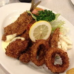 キッチンふるはし - 特製魚フライ盛合わせ（１，５４０円）（アジフライ・マグロフライ・かにクリームコロッケ・海老フライ・イカフライ２個・ワカサギフライ２尾）これにライス・味噌汁・漬物が付きます。２０１４年９月