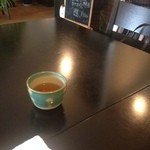 うさを - ４人掛けテーブルに　２人